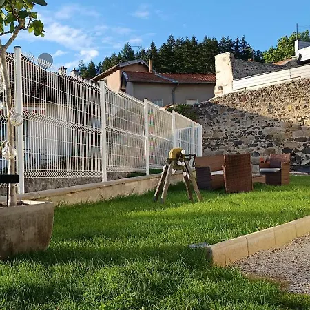 度假居 La Velaysienne 5 Etoiles Piscine,sauna, Jacuzzi Le Monteil (Haute-Loire)