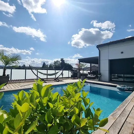 度假居 La Velaysienne 5 Etoiles Piscine,sauna, Jacuzzi Le Monteil (Haute-Loire)