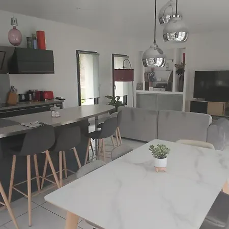 La Velaysienne 5 Etoiles Piscine,sauna, Jacuzzi 度假居 Le Monteil (Haute-Loire)