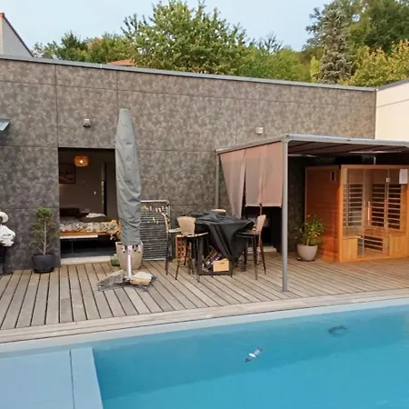 La Velaysienne 5 Etoiles Piscine,sauna, Jacuzzi Nyaraló Le Monteil