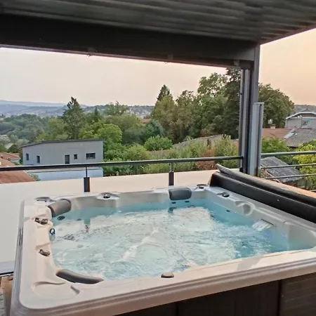 度假居 La Velaysienne 5 Etoiles Piscine,sauna, Jacuzzi *